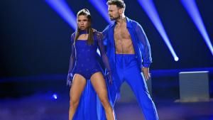 Jana Wosnitza und Vadim Garbuzov tanzen bei "Let's Dance" ihren "Magic Moment".