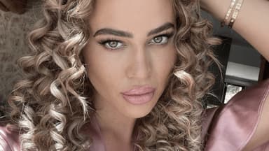 Jessica Haller mit Locken