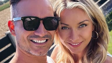 Anna-Carina Woitschack und Daniel Selfie