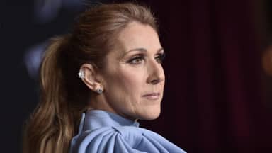 Céline Dion sieht traurig zur Seite