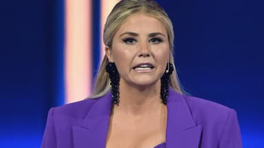 Beatrice Egli sieht zornig aus