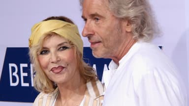 Thea und Thomas Gottschalk schauen in verschiedene Richtungen