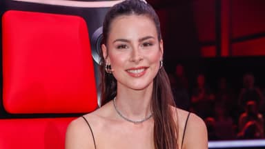 Lena Meyer-Landrut lächelt bei The Voice Kids