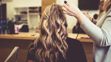 Frau Friseur