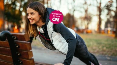 Frau Planks auf Parkbank