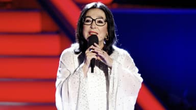 Nana Mouskouri singt einen ihrer Hits