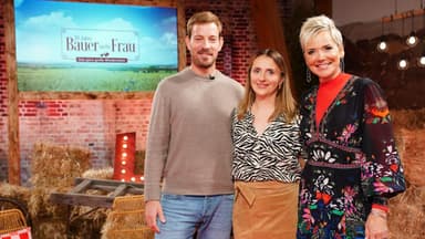 Anna Heiser und Gerald mit Inka Bause bei "20 Jahre Bauer sucht Frau - Das ganz große Wiedersehen"