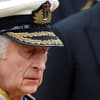 König Charles III. mit Tränen in den Augen bei der Beerdigung der Queen