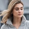 Stefanie Giesinger guckt traurig nach unten