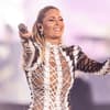 Helene Fischer glücklich auf der Bühne