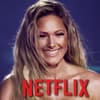 Helene Fischer lächelt, mit Netflix Logo