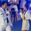 Joelina Drews und Lucas Cordalis singen zusammen bei der Schlagerstrandparty