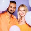 Estefania Wollny und Freund Ali mit Luftballons