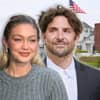 Gigi Hadid und Bradley Cooper lächeln, im Hintergrund steht Taylor Swift lächelnd und ein Bild von ihrem Haus in Rhode Island