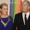 Meryl Streep und Don Gummer Hand in Hand.