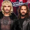 Bill Kaulitz und Tom Kaulitz vor dem "The Voice of Germany"-Logo