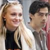 Sophie Turner lächelt, Joe Jonas sieht schockiert aus