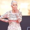 Helen Mirren wirft einen Handkuss ins Publikum