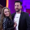 Laura Müller schmiegt sich an Michael Wendler bei TV-Show