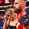 Taylor Swift und Travis Kelce beim Super Bowl 2024 Arm in Arm