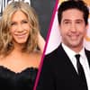 Jennifer Aniston und David Schwimmer lächeln glücklich