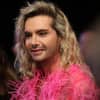 Bill Kaulitz sieht glücklich aus