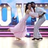 Biyon Kattilathu und Malika Dzumaev tanzen bei "Let's Dance" Quickstep.