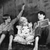 Szene aus "Tom Sawyer" mit Junior Durkin, Mitzi Green und Jackie Coogan (v.r.)