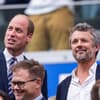 Prinz William und König Frederik im Stadion bei EM