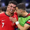 Cristiano Ronaldo weint nach dem missglückten Elfmeter im EM-Spiel zwischen Portugal und Slowenien