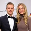 Mick Schumacher und Laila Hasanovic posieren zusammen 