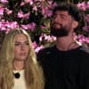 Emma Fernlund und Umut Tekin gucken unglücklich in Folge drei von "Das Sommerhaus der Stars"