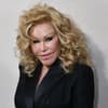 Jocelyn Wildenstein schaut zur Seite