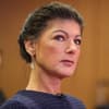 Sahra Wagenknecht nachdenklich