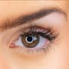 Wimpernserum ohne Hormone Frau tolle Wimpern