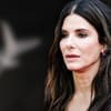 Sandra Bullock guckt ernst