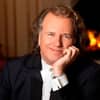 André Rieu (2020) lächelt in die Kamera