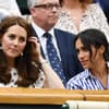 Kate und Meghan sitzen nebeneinander