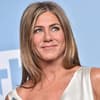 Jennifer Aniston lacht 