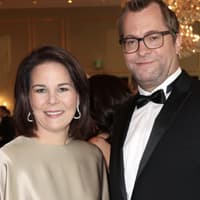 Annalena Baerbock und Ehemann Daniel Holefleisch beim Bundespresseball