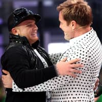 Menowin Fröhlich ist happy - er darf nächsten Samstag wieder auf der DSDS-Bühne stehen. (c) RTL / Stefan Gregorowius