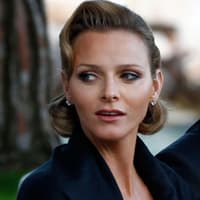 Heimspiel: Charlene Wittstock ist die Freundin von Monacos Fürsten Albert II. Und hoffentlich auch bald seine Frau. Wie eine Fürstin sieht sie ja schonmal aus