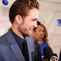 Am Montag, 13. August, war es soweit: Robert Pattinson musste aus seinem Mauseloch kriechen und zeigte sich - überraschend fröhlich - auf der New Yorker Premiere seines Films "Cosmopolis"