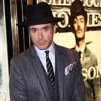 Weltpremiere in London! Am 14. Dezember wurde in der britischen Hauptstadt der neue Kinofilm "Sherlock Holmes" vorgestellt. Und natürlich durften die Hauptdarsteller da nicht fehlen! Schauspieler Robert Downey Jr. in der Rolle des Superdetektivs