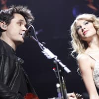 John Mayer singt und flirtet mit Taylor Swift