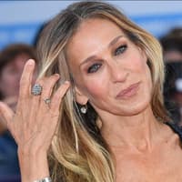 Sarah Jessica Parker guckt bedrückt