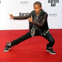 Der Film ist ein Remake von "Karate Kid 1", der damals einen wahren Kampfsport-Boom auslöste. Übrigens: Will Smith produzierte den Film, in dem sein Sohn die Hauptrolle "Dre" spielt