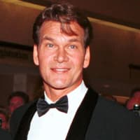 Patrick Swayze wurde am 18. August 1952 in Houston, Texas geboren. Nach dem Collage zog er nach New York und absolvierte eine Ausbildung zum Ballett-Tänzer. Anschließend zog es ihm zum Broadway