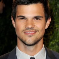 Diesem Milchbubi liegen die Mädchen schon längst zu Füßen: Taylor Lautner