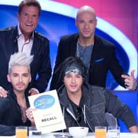 Bill Kaulitz und sein Bruder Tom melden sich zurück! Die beiden Zwillingsbrüder von Tokio Hotel feiern ihr Comeback als Juroren in der DSDS-Jury. OK! blickt auf das Leben des von Millionen Fans geliebten Paradiesvogels zurück